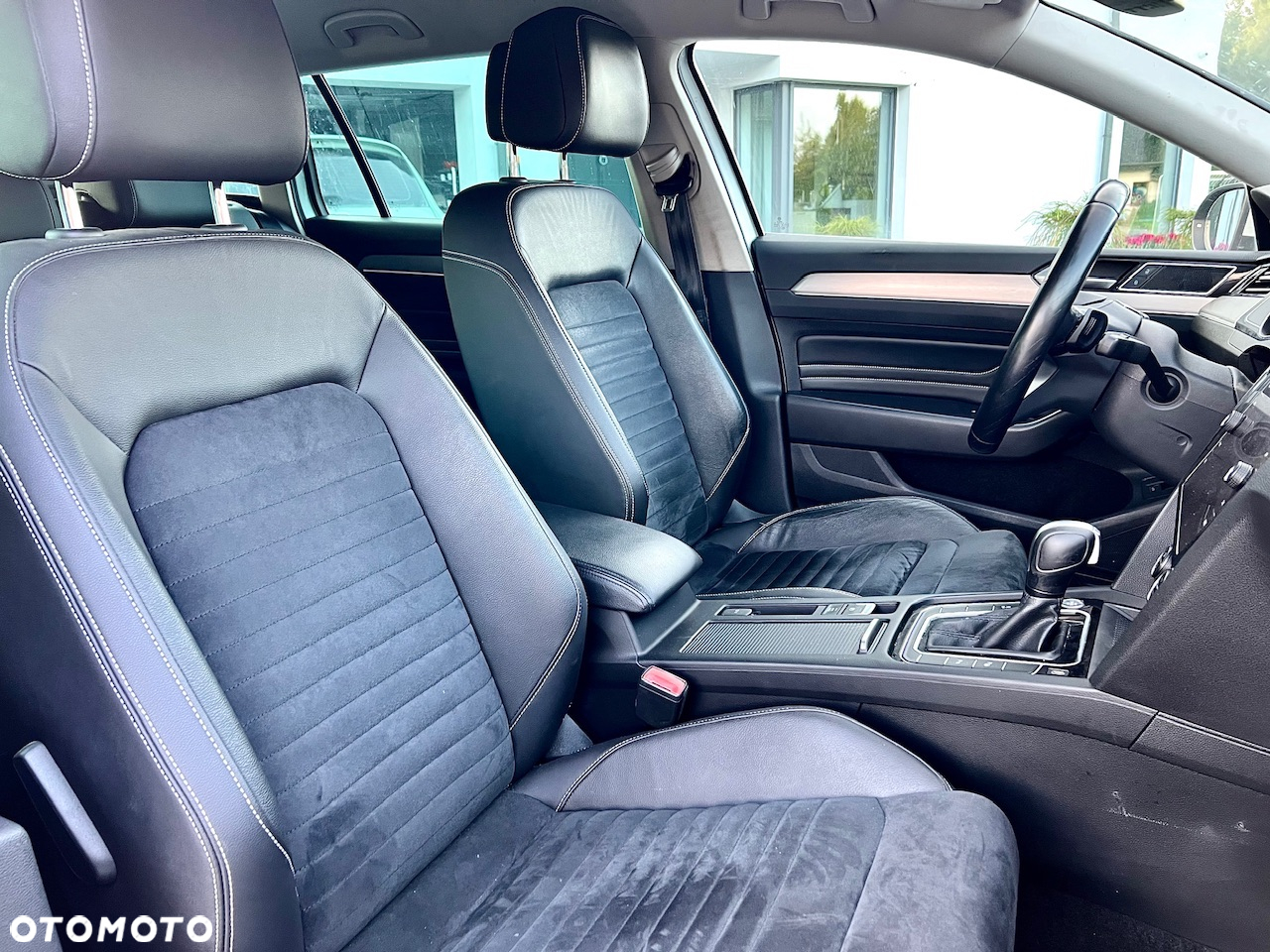 Volkswagen Passat 2.0 TDI 4Mot Elegance DSG - 23