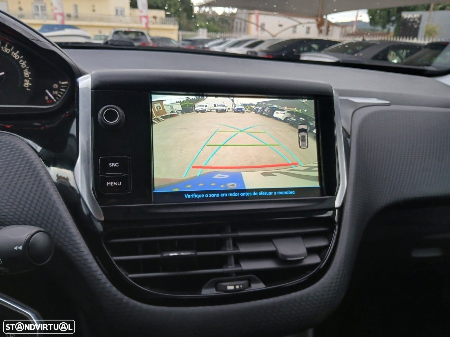 Peugeot 2008 1.2 PureTech Signature - 27