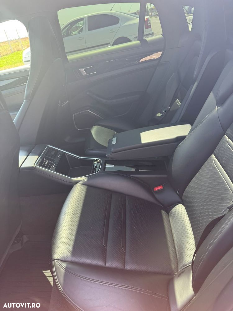 Porsche Panamera 4 E-Hybrid - 9