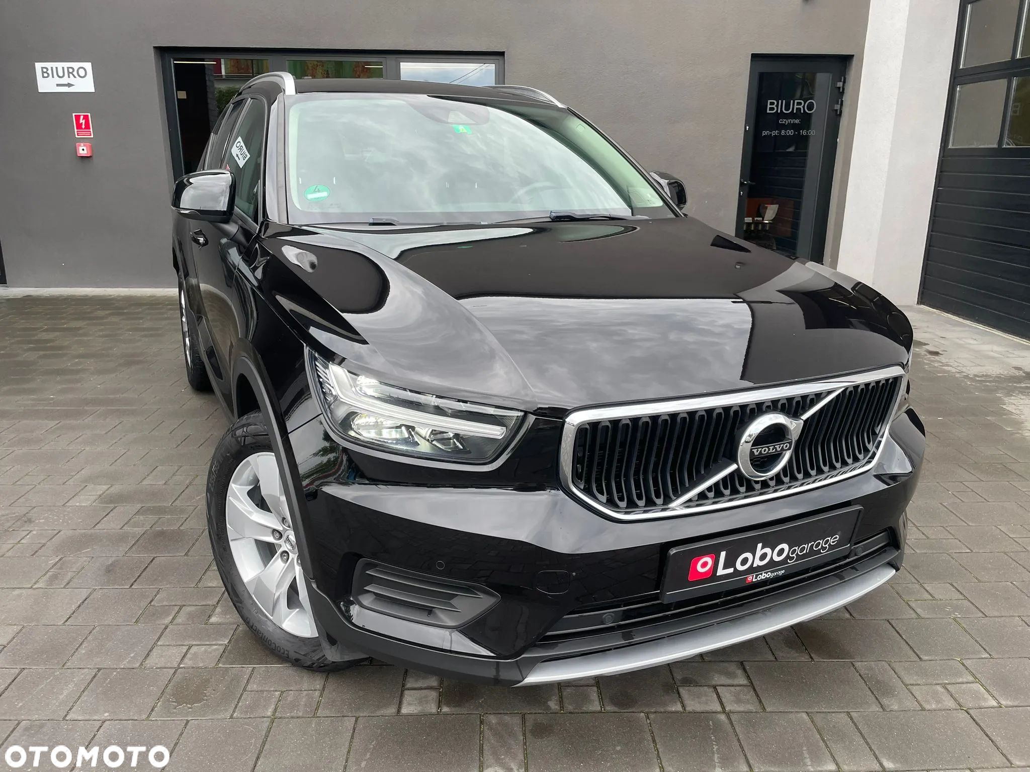 Volvo XC 40 T4 Momentum Pro - 1