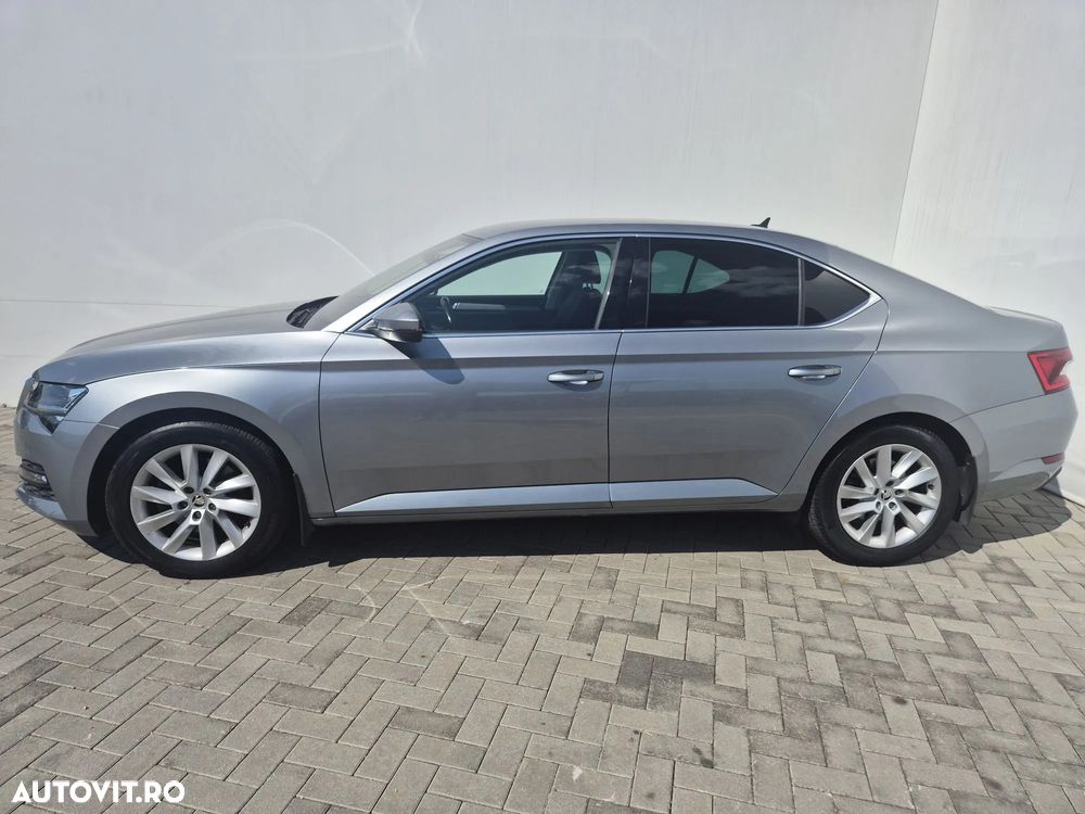 Skoda Superb 2.0 TDI DSG Ambition - 2