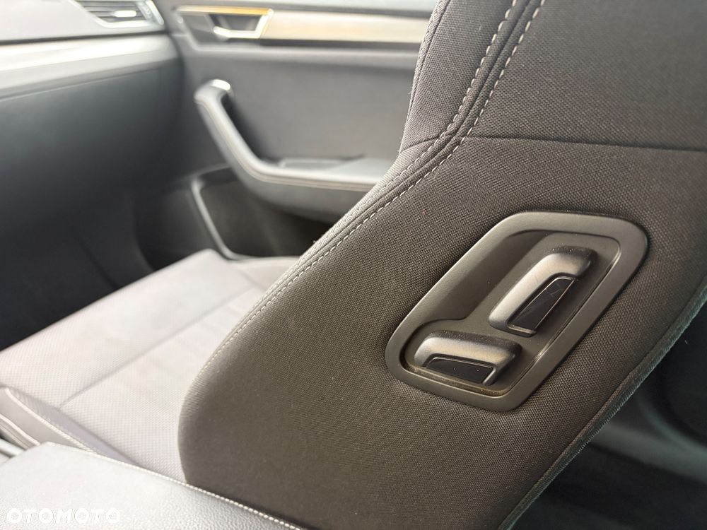 Skoda Superb 2.0 TDI SCR Style DSG - 12