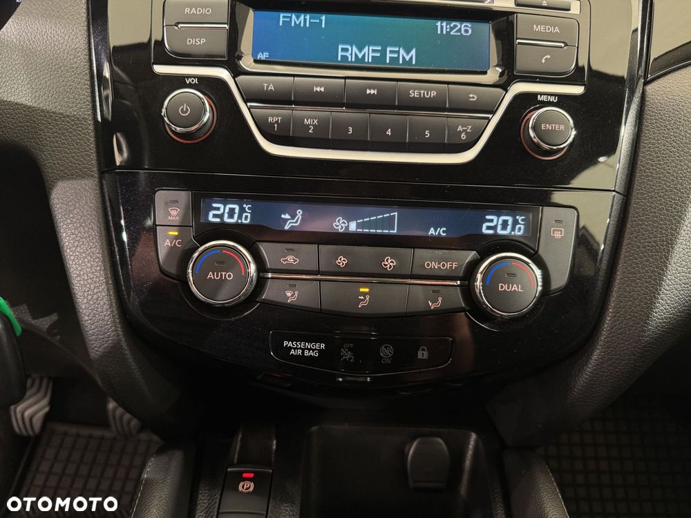 Nissan Qashqai - 25