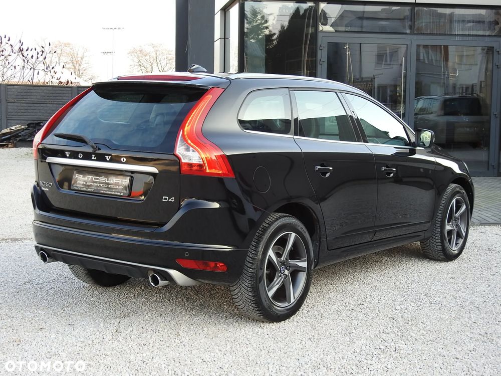 Volvo XC 60 D4 Drive-E R-Design Momentum - 4