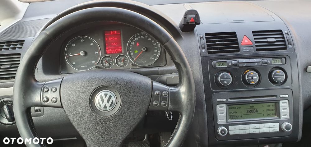 Volkswagen Touran 2.0 TDI Highline DSG - 10