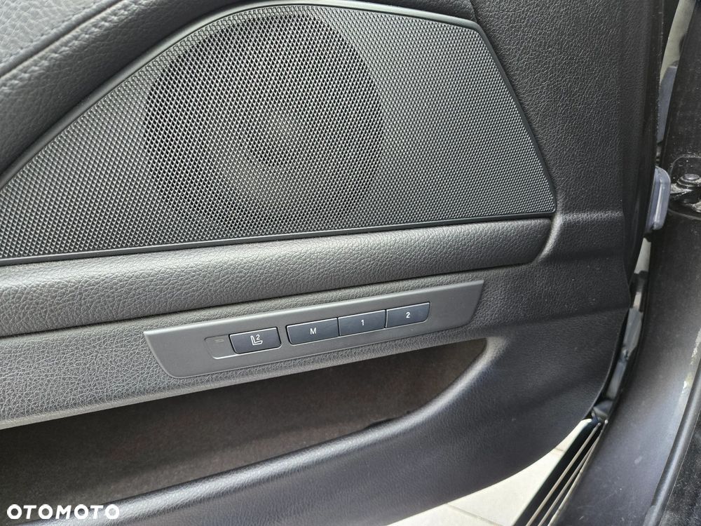 BMW Seria 5 528i xDrive - 13