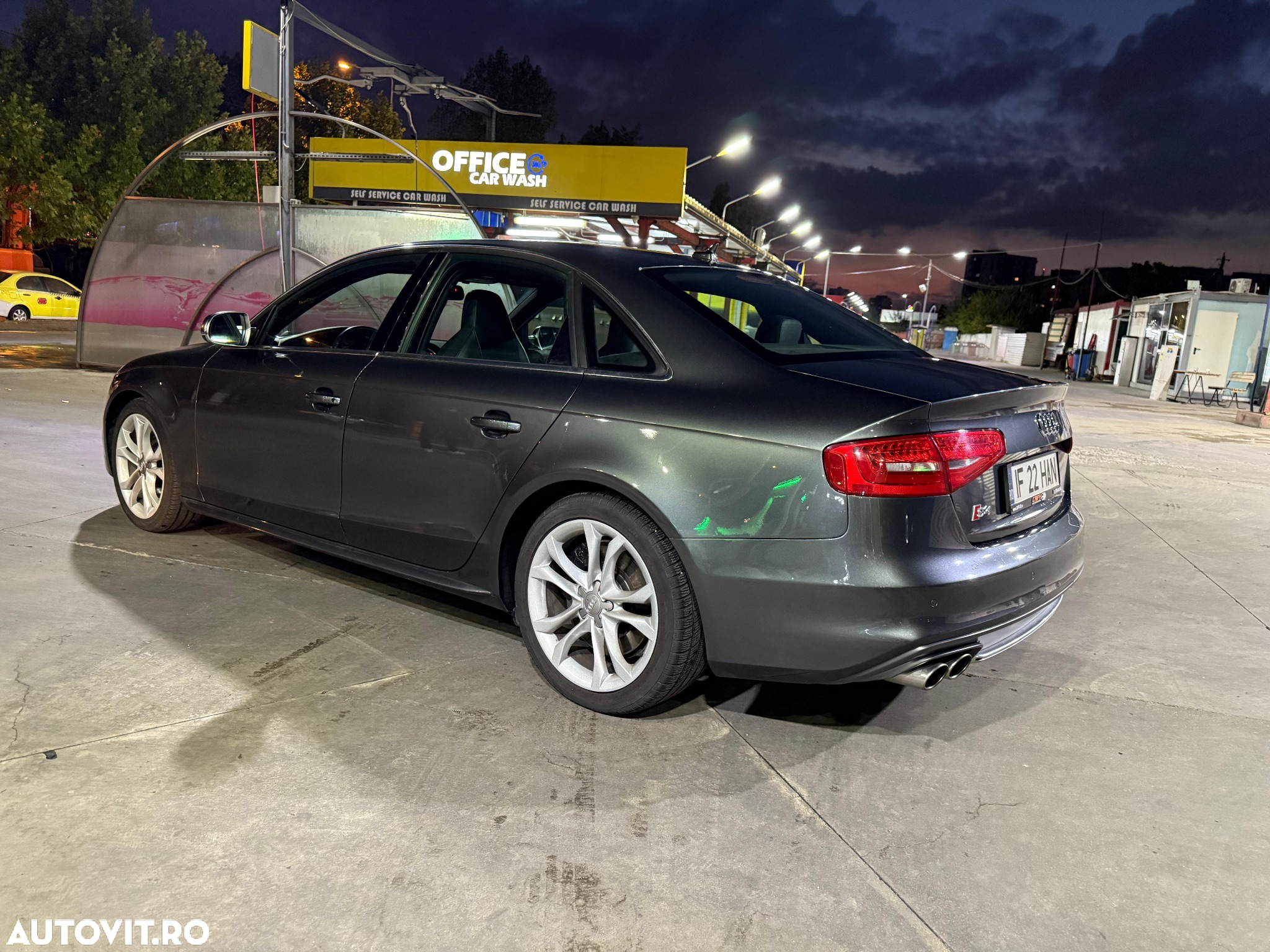 Audi S4 - 2