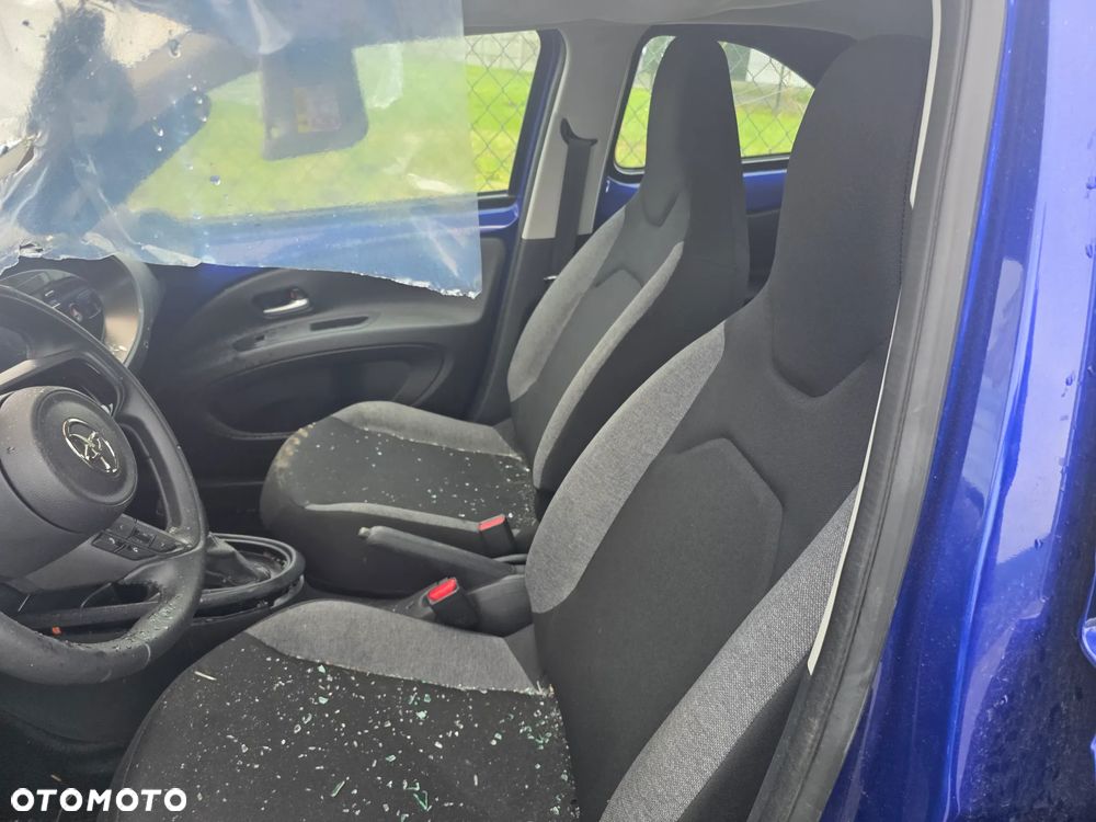 Toyota Aygo X S-CVT Limited - 8