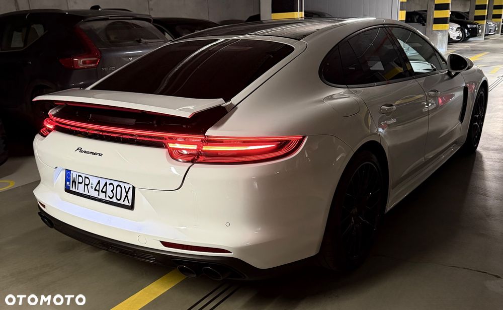 Porsche Panamera - 21