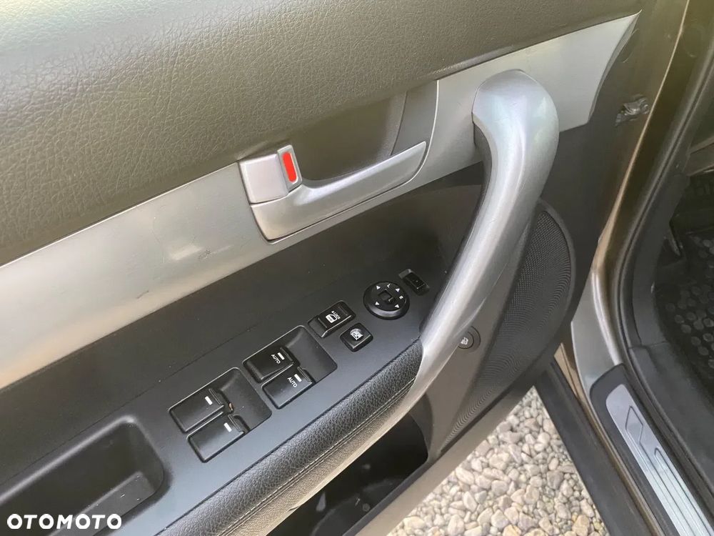 Kia Sorento 2.4 CVVT 4WD Vision - 23