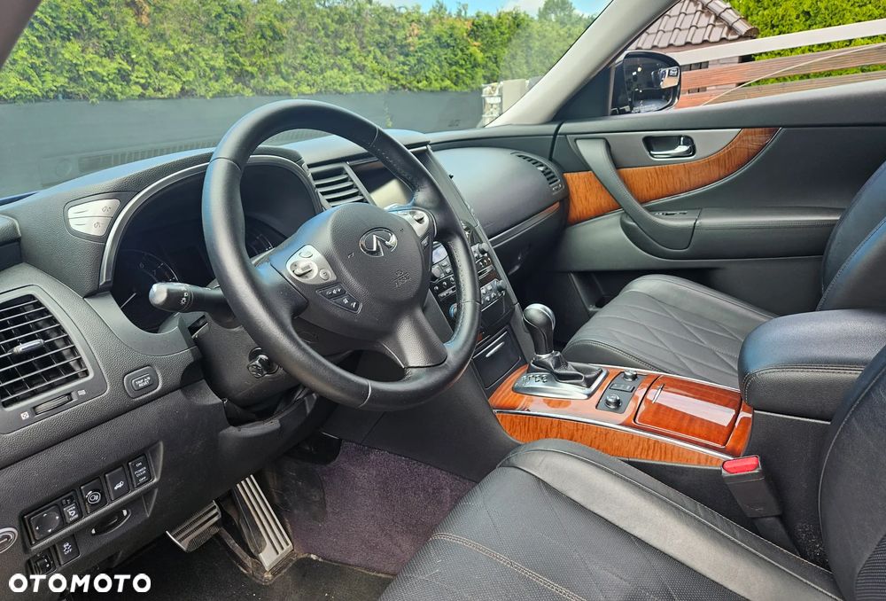 Infiniti QX70 3.7 AWD GT - 12