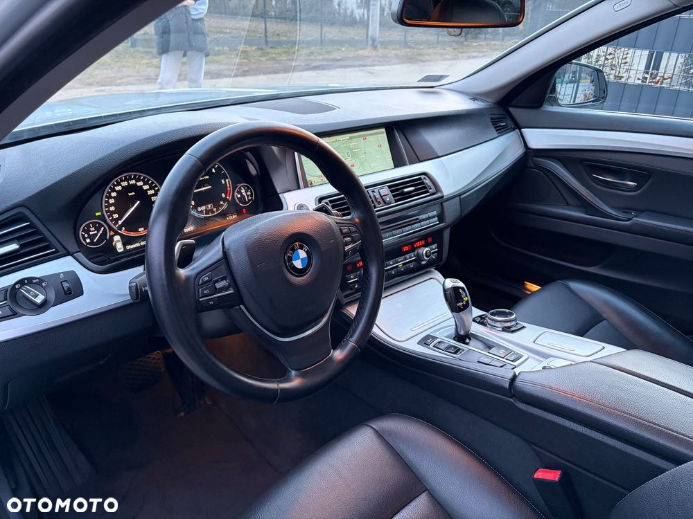 BMW Seria 5 520d xDrive - 7