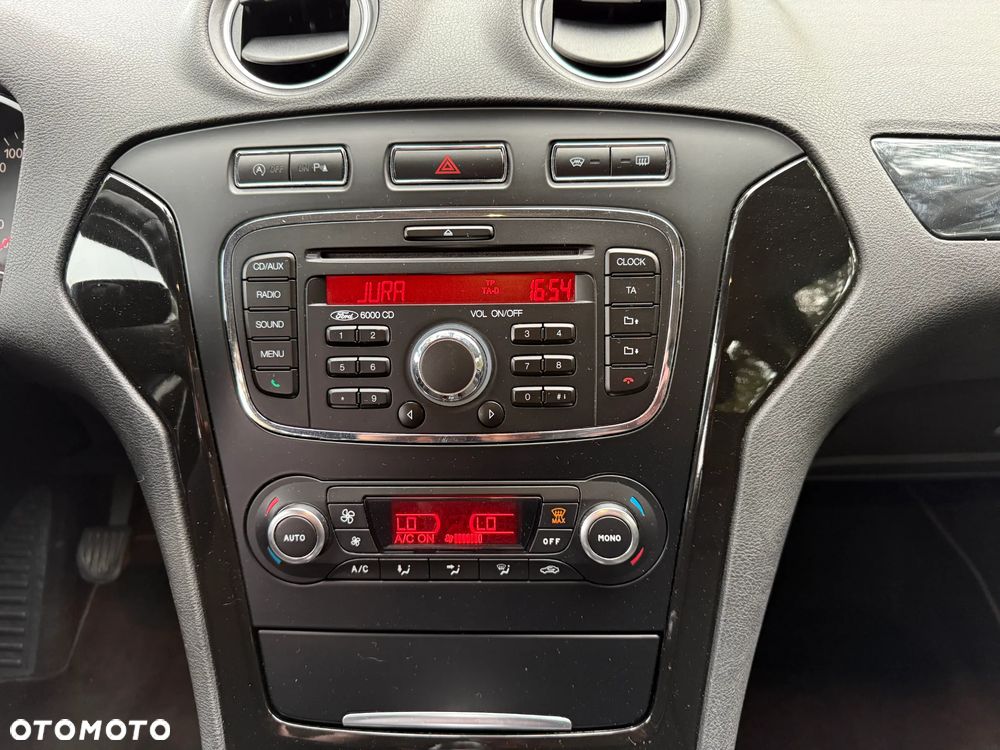 Ford Mondeo - 23
