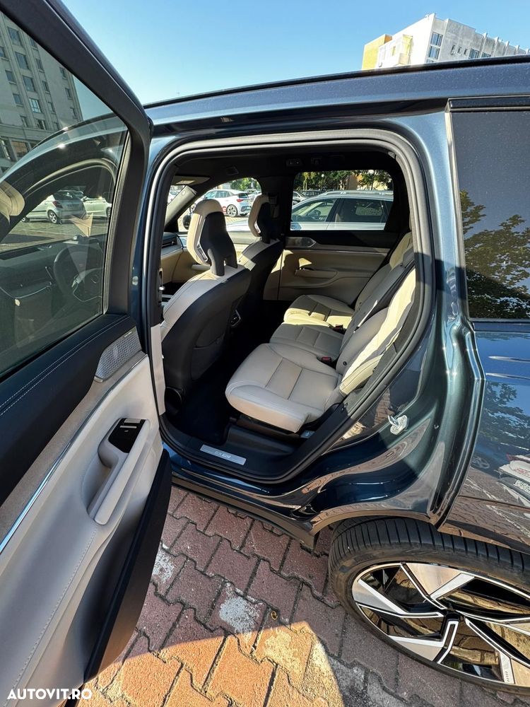 Volvo EX90 - 10