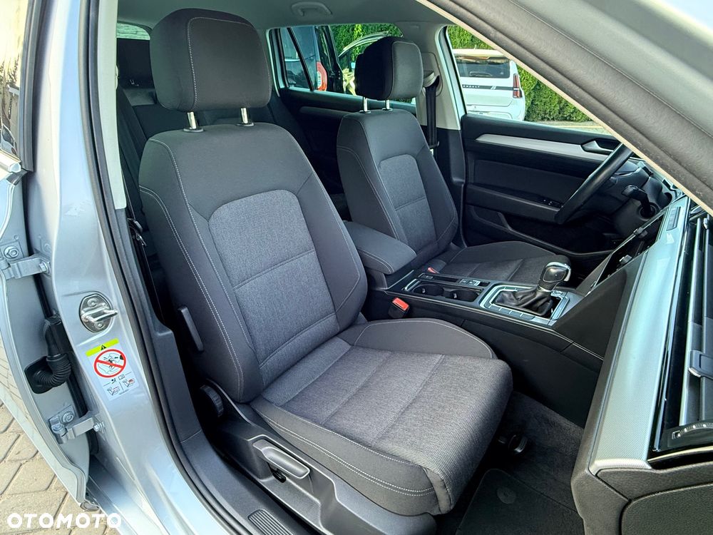 Volkswagen Passat - 22