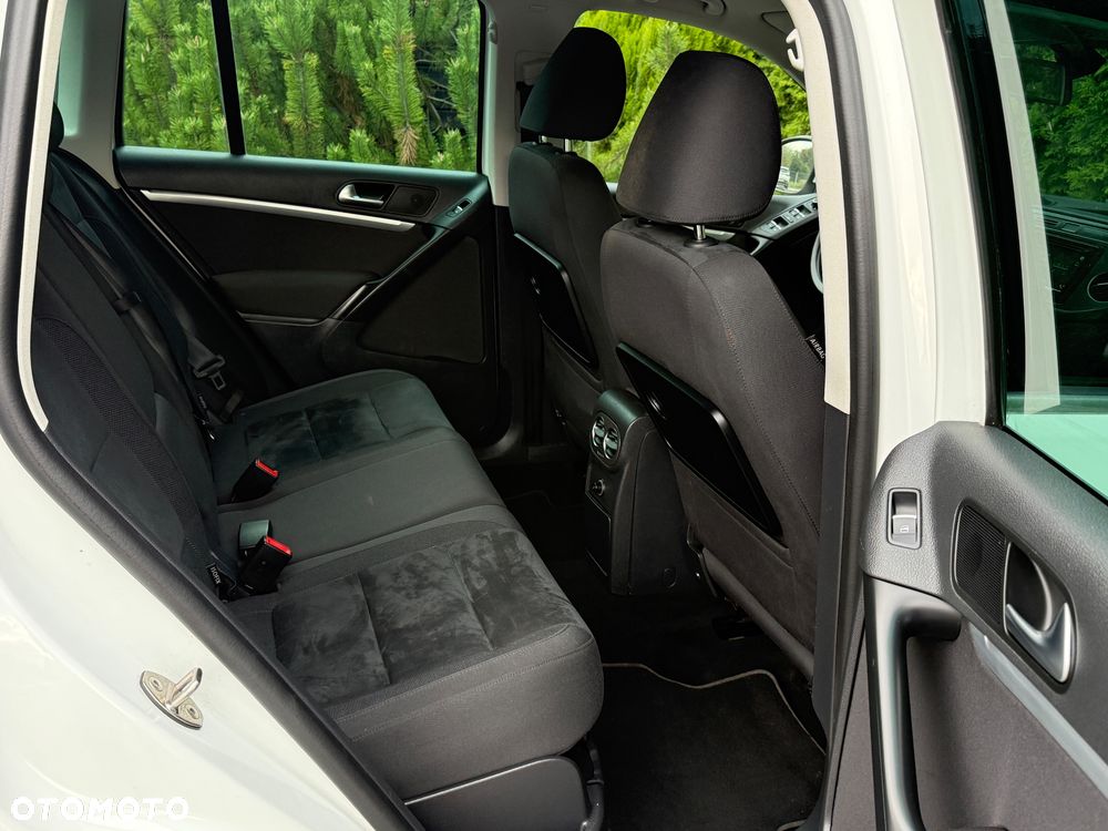 Volkswagen Tiguan 2.0 TDI SCR 4MOTION BlueMotion Technology DSG Sport & Style - 8