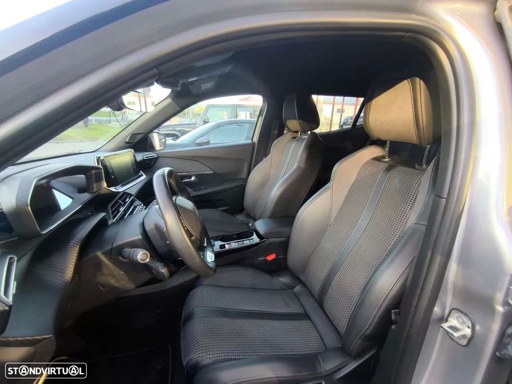 Peugeot e-2008 50 kWh GT - 7