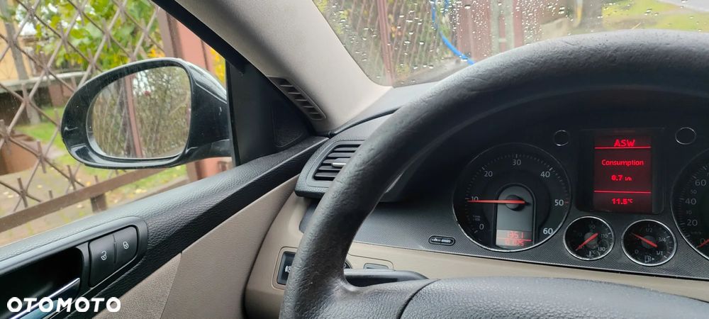 Volkswagen Passat 1.9 TDI Comfortline - 9