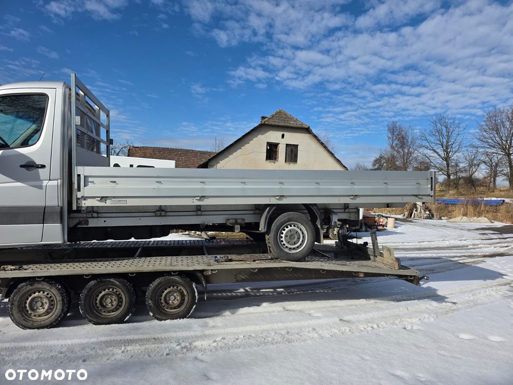 Zabudowa skrzyniowa / platforma – Mercedes Sprinter – 4,95 x 2,10 m - 1