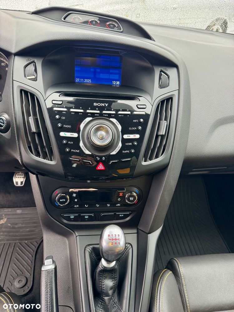 Ford Focus ver-2-0-ecoboost-st - 19