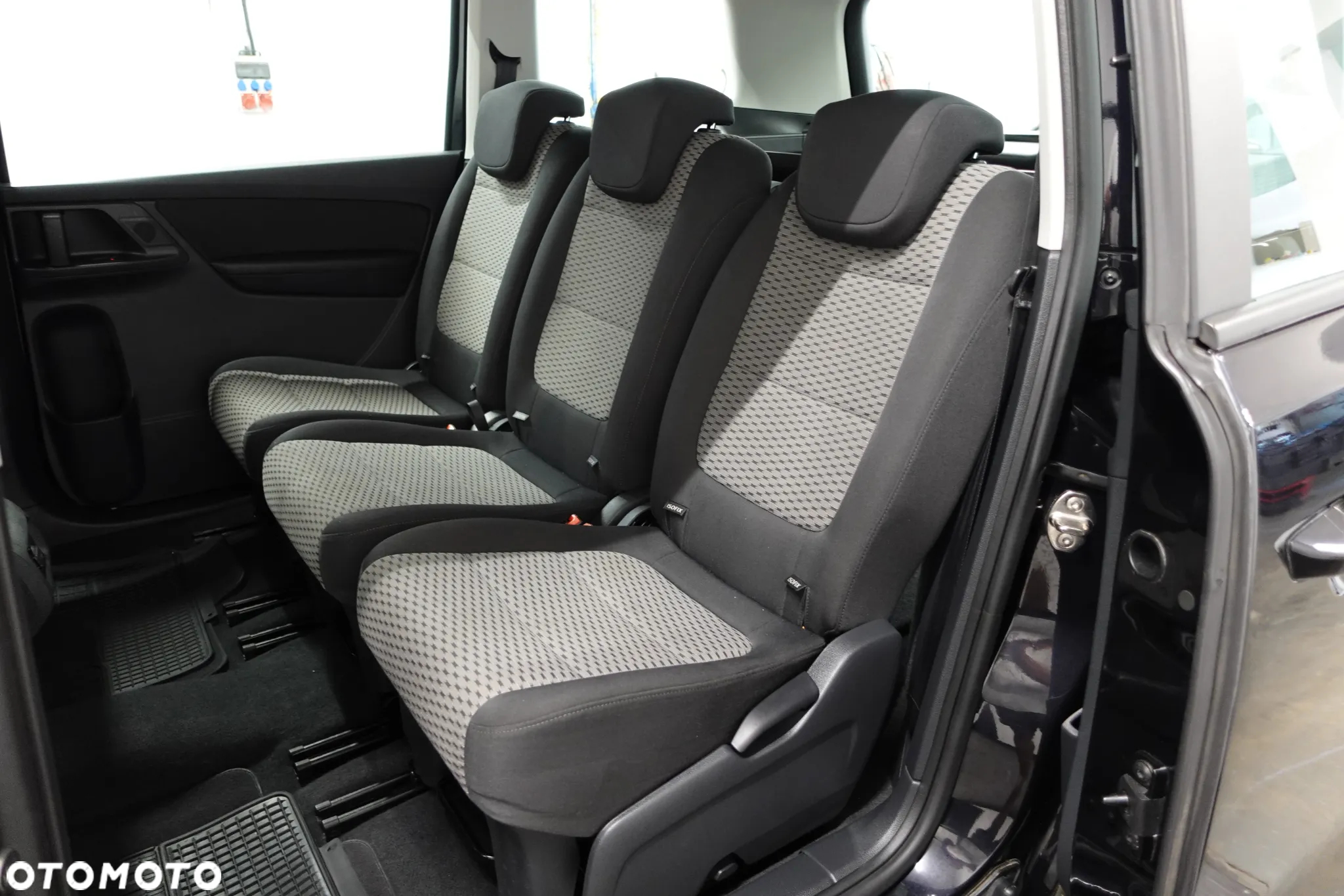 Volkswagen Sharan 2.0 TDI BlueMotion Technology Comfortline - 26