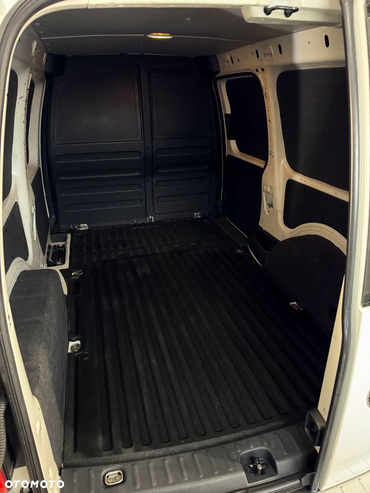 Volkswagen Caddy Maxi - 8
