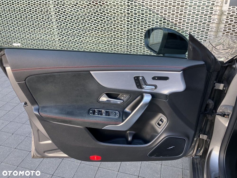 Mercedes-Benz CLA - 30