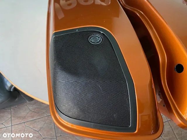 KUFRY KUFER PRAWY LEWY DŁUGI BOOM AUDIO GŁOŚNIKIHARLEY TOURING STREET GLIDE ROAD 14- - 2