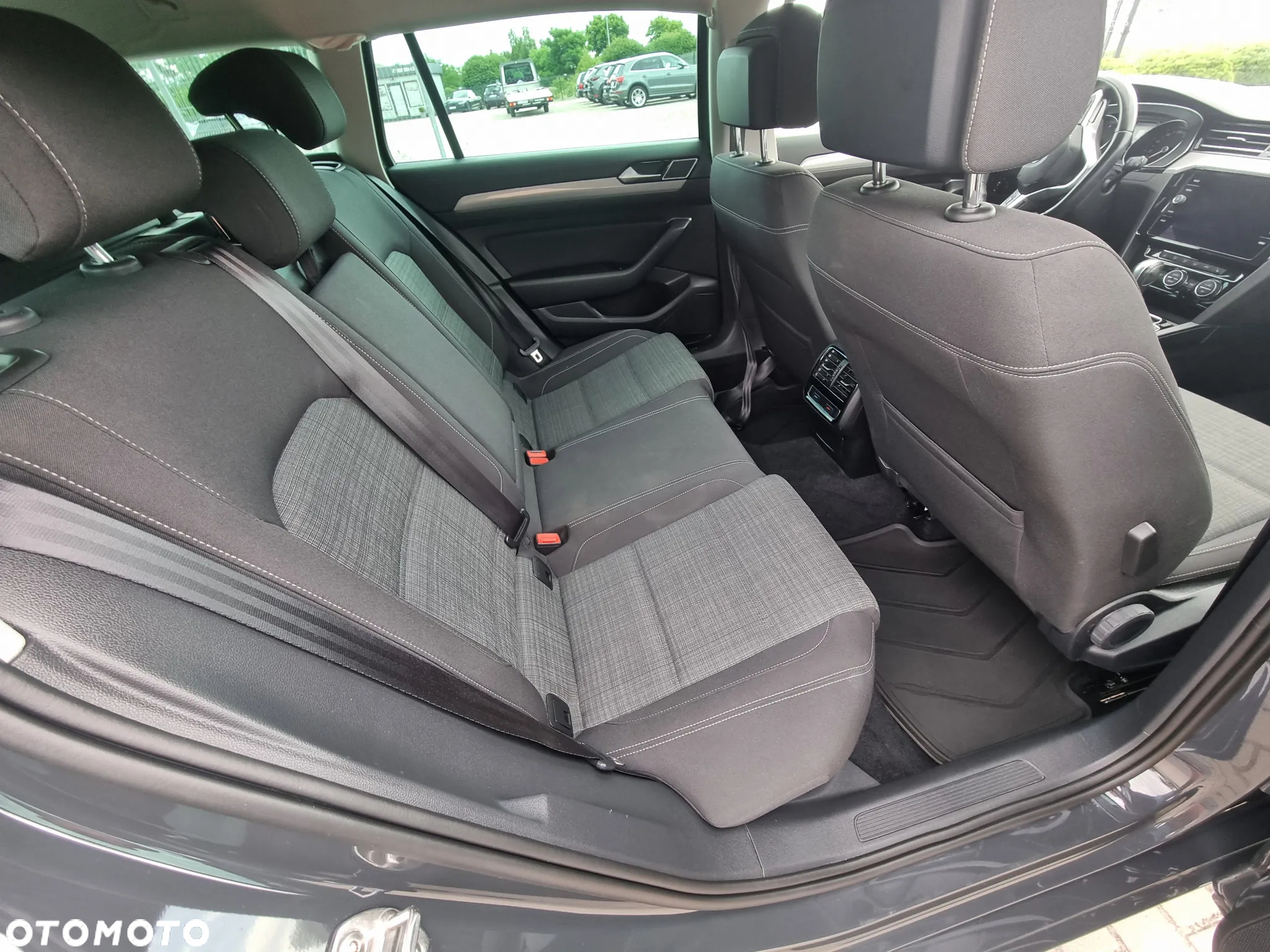 Volkswagen Passat Variant 1.5 TSI OPF DSG Business - 9