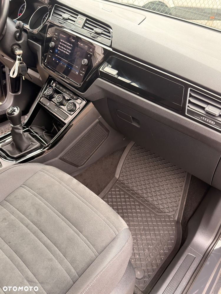 Volkswagen Touran 1.5 TSI ACT OPF Highline - 16