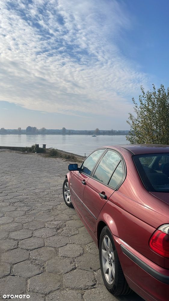 BMW Seria 3 318i - 3