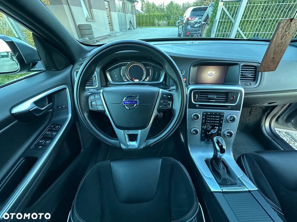 Volvo V60 D4 Geartronic Summum - 21
