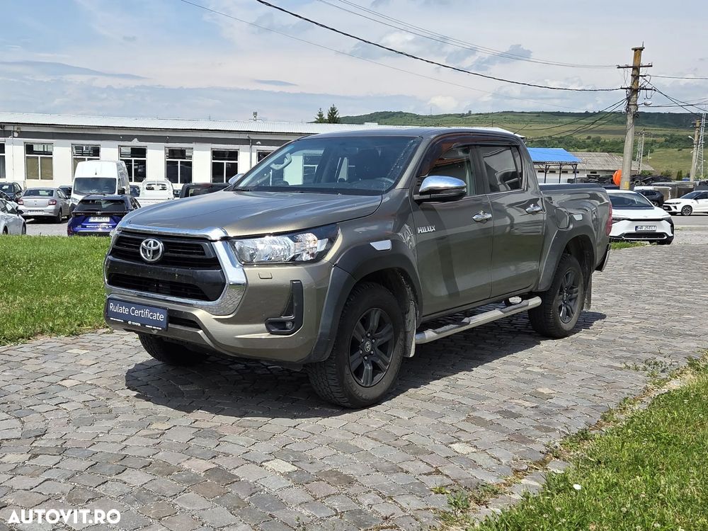 Toyota Hilux - 1
