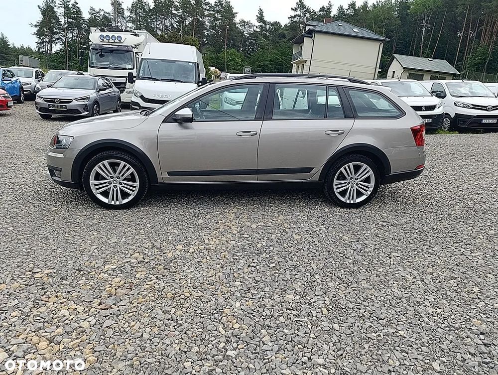Skoda Octavia Scout 2.0 TDI 4x4 DSG - 11