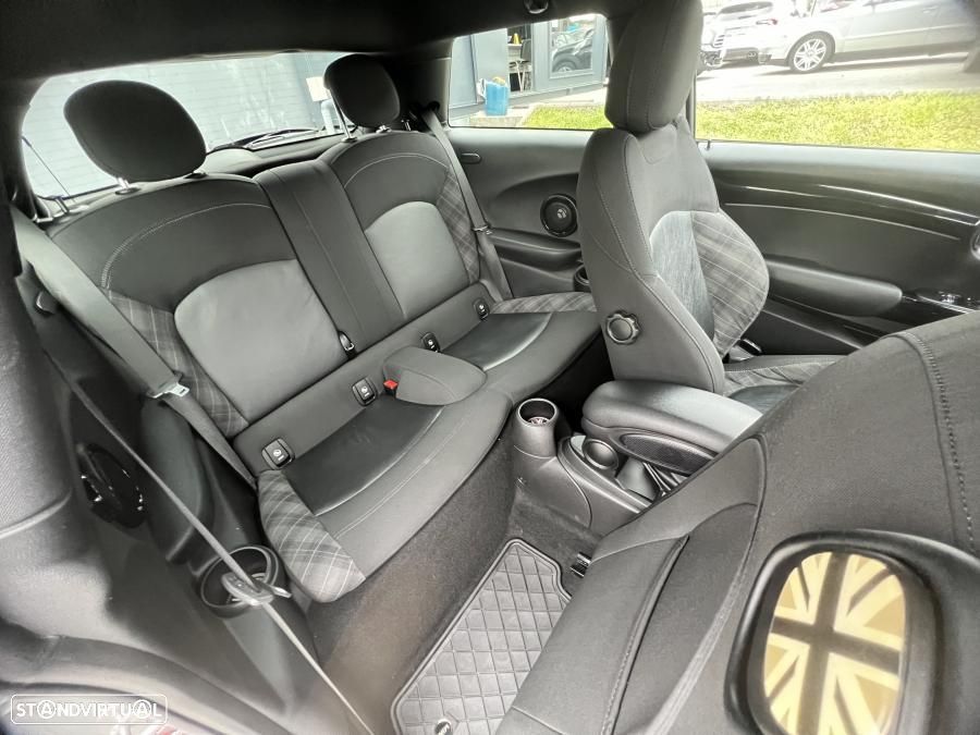 MINI 3 Portas Cooper D - 28