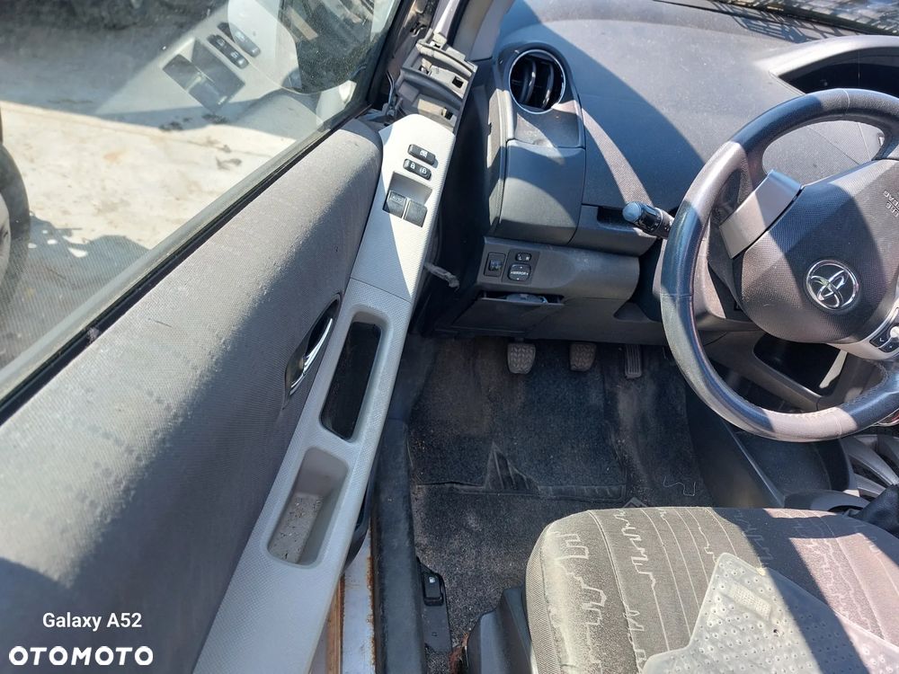 Zderzak TOYOTA YARIS 2 1,4D 09R. maska,lampy,drzwi,klapa..... - 6