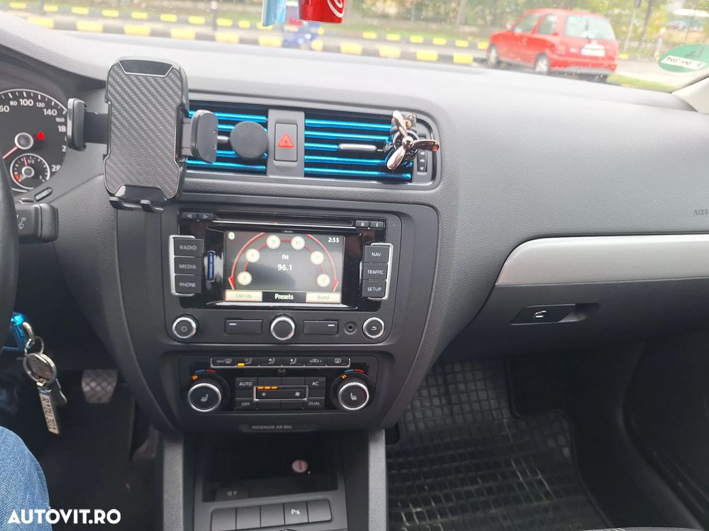 Volkswagen Jetta 1.4 TSI Match - 1