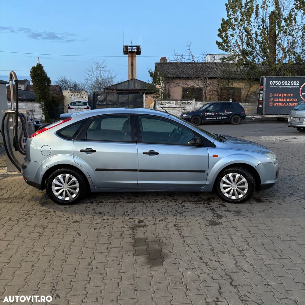 Ford Focus 1.6i 16V - 23