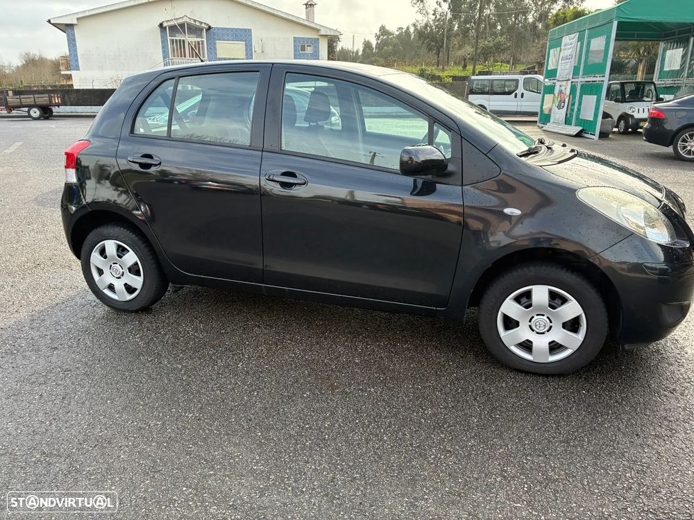 Toyota Yaris 1.0 VVT-i - 12