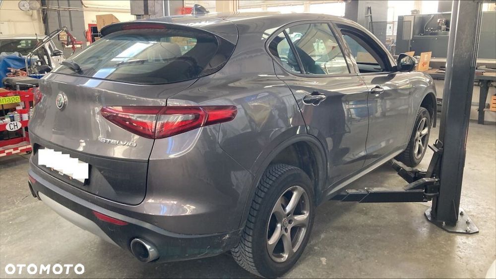 Alfa Romeo Stelvio 2.0 Turbo Q4 - 2