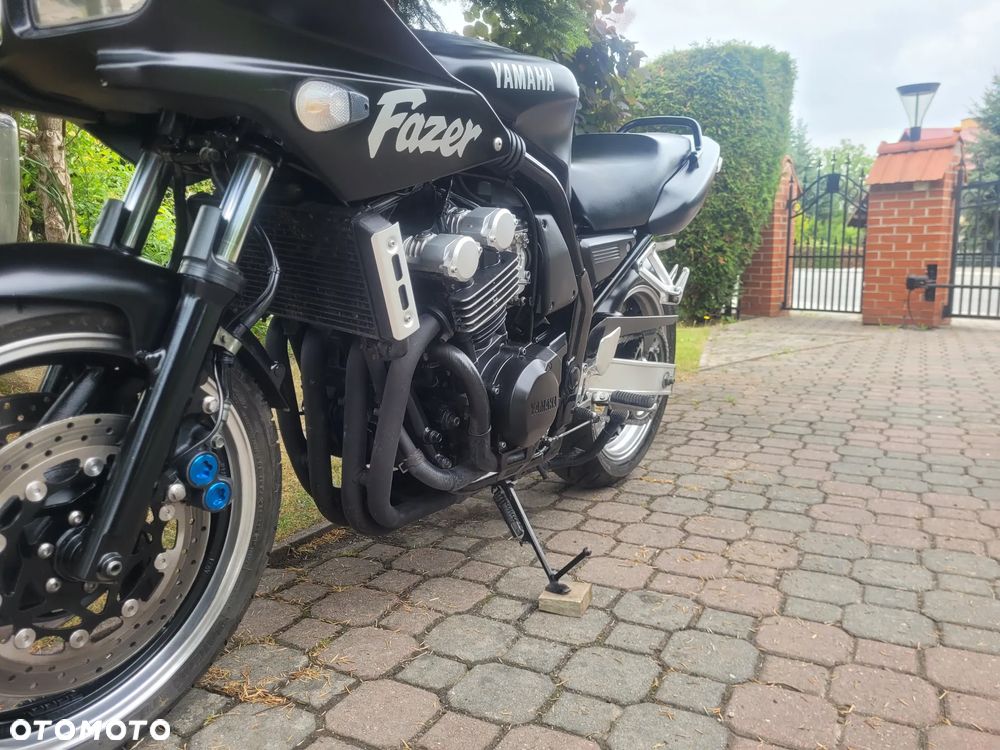 Yamaha FZS - 4