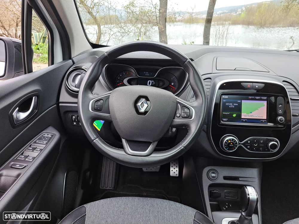 Renault Captur TCe 150 EDC GPF BOSE EDITION - 17