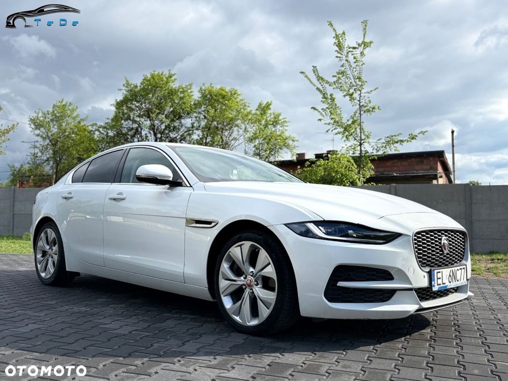 Jaguar XE 2.0 D R-Sport - 2