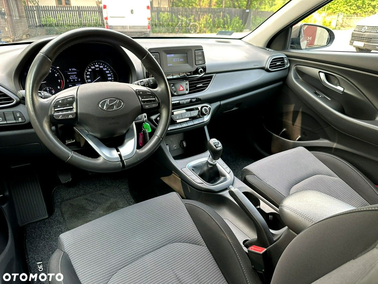 Hyundai i30 1.5 DPI Classic + - 21