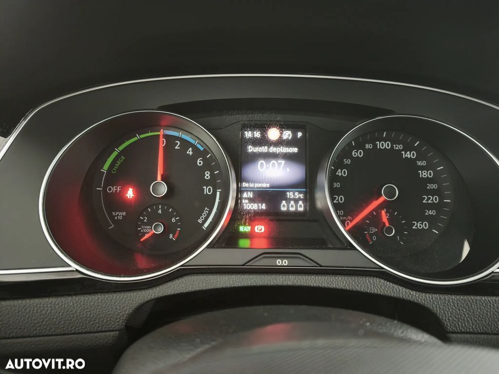 Volkswagen Passat - 13