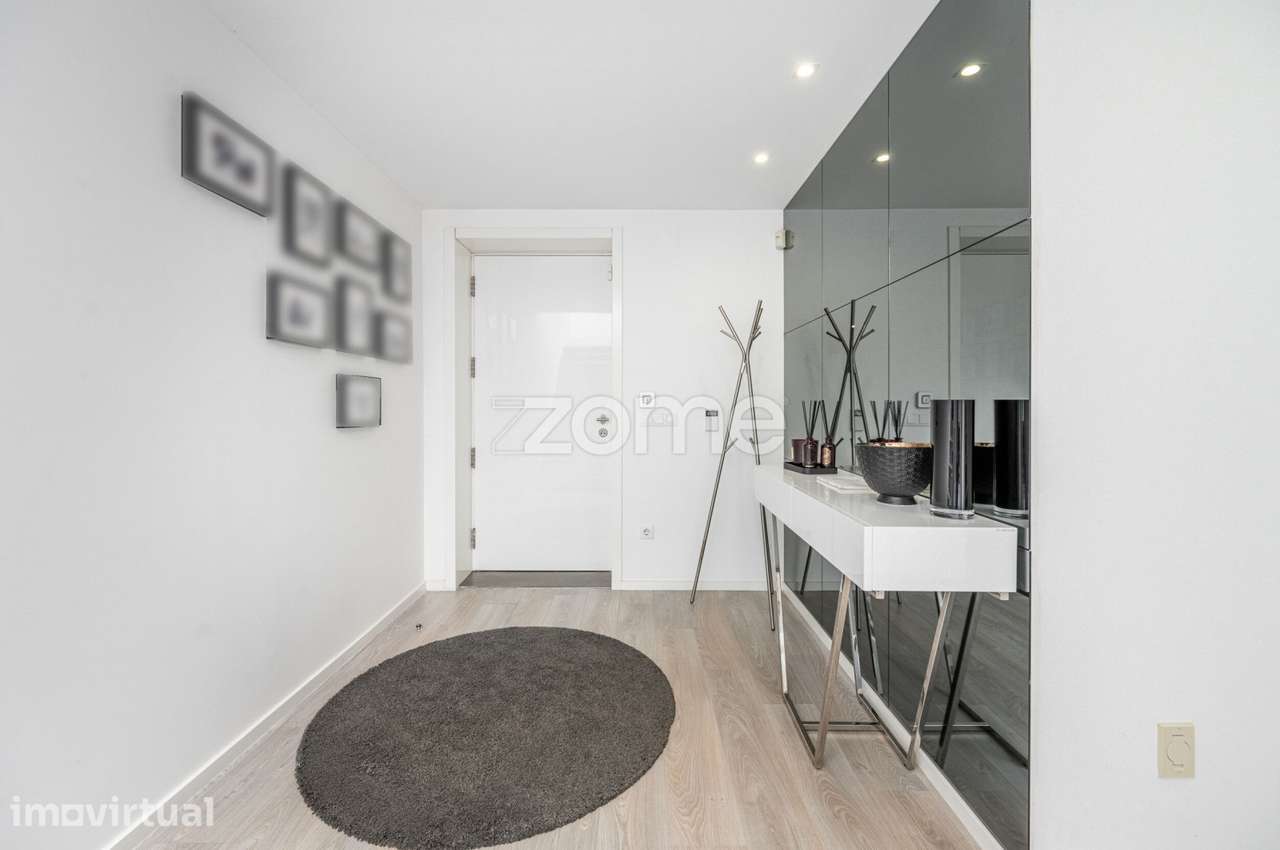 Moradia T4 | 345 m2 Área Bruta | Garagem | Logradouro | Fraião - Br... - Grande imagem: 3/43