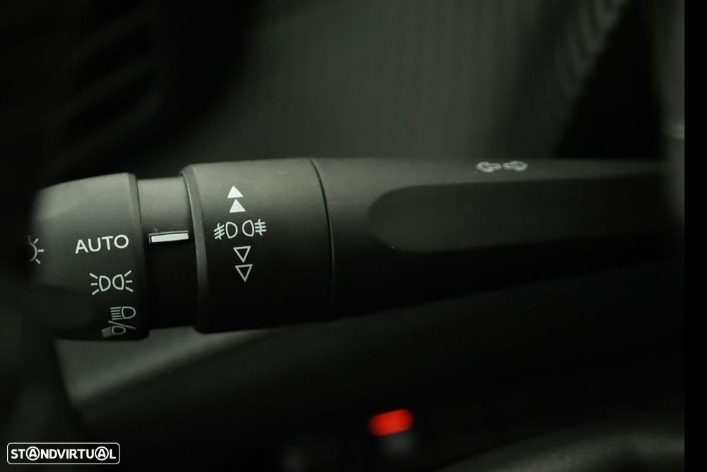 Peugeot 2008 1.5 BlueHDi Allure Pack - 16