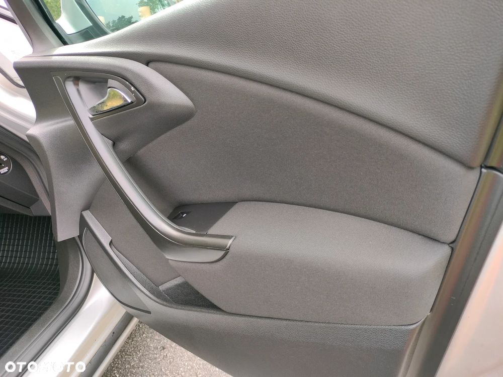 Opel Astra 1.7 CDTI DPF NAVI - 24