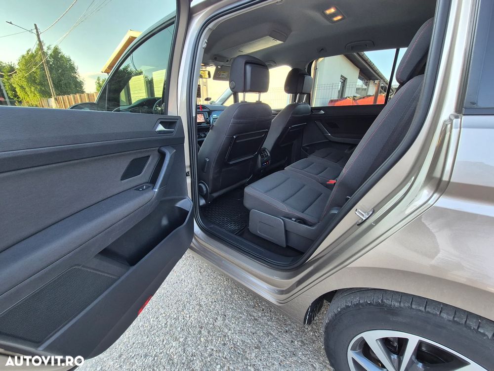 Volkswagen Touran - 12