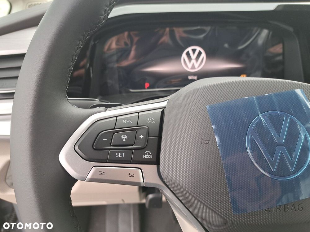 Volkswagen Multivan - 10